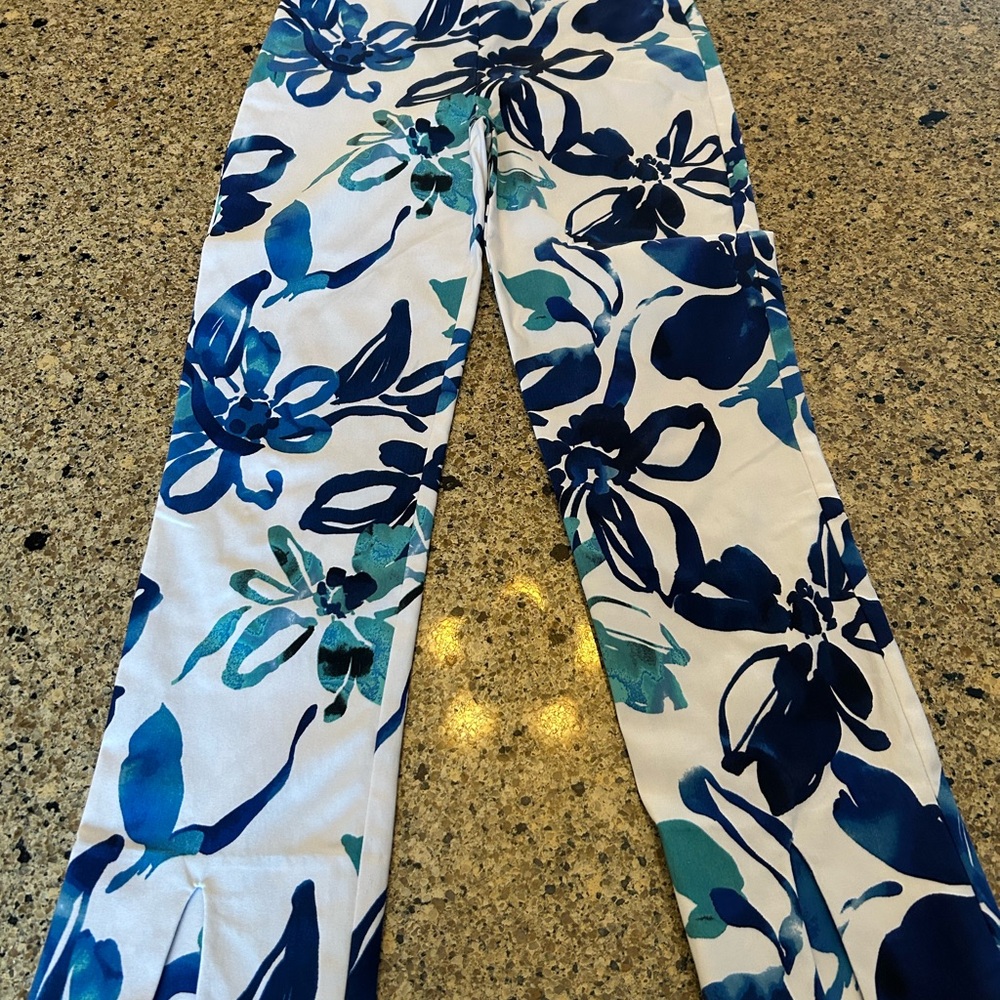 Joseph Ribkoff pull on stretch Floral Print Pants in Blue and White